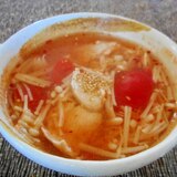 胸肉とトマトのピリ辛スープ